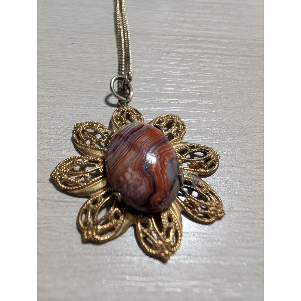 Vintage Banded Agate Filigree Flower Pendant Necklace Gold Tone Mid Century‎